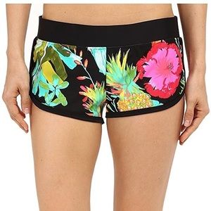 Body glove XS board shorts with pineapple design🍍